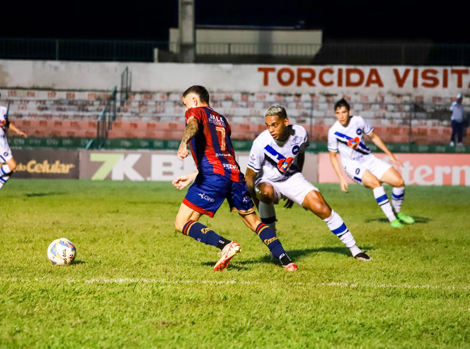 Barbalha vira para cima do Cariri, e vence a primeira no Cearense