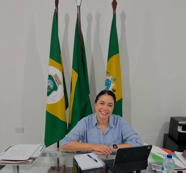 Prefeita de Cascavel, Ana Afif, Socorre Passageiros em Voo