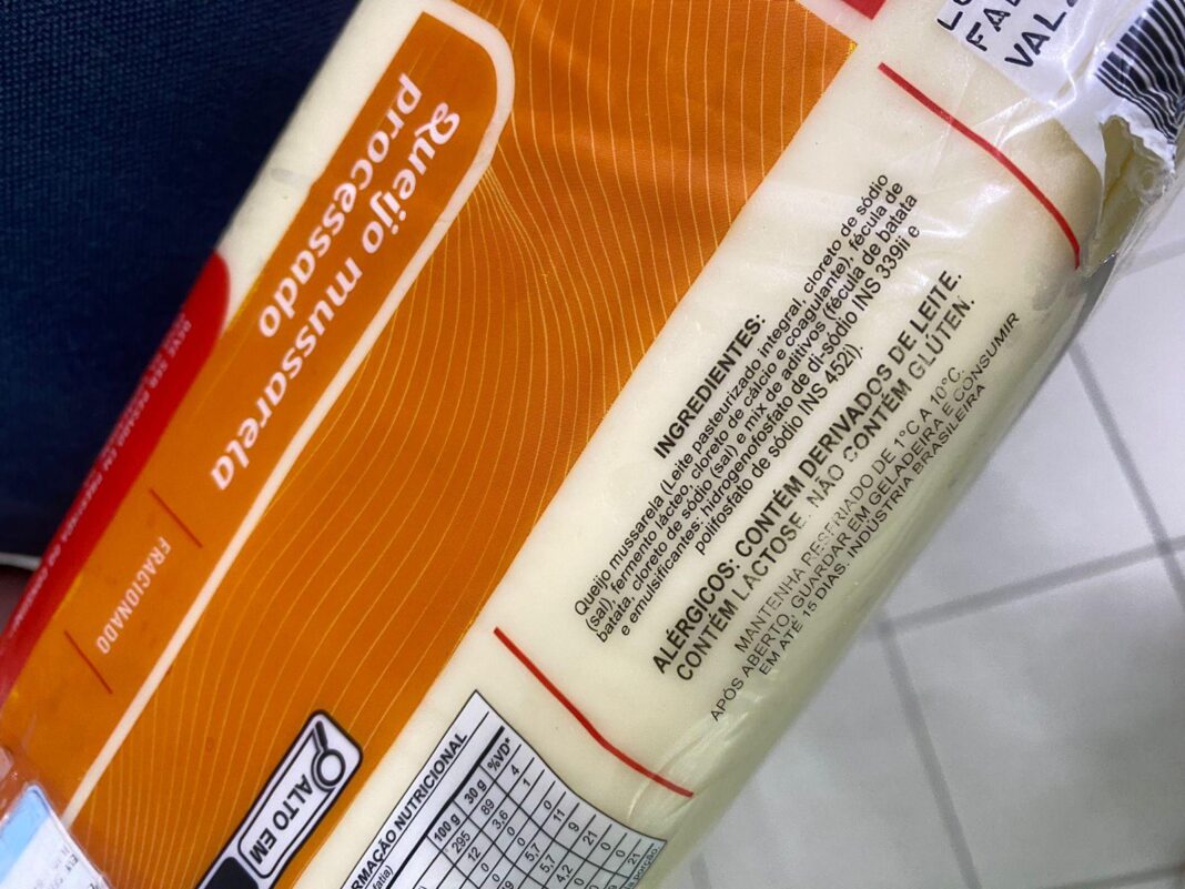 Queijo fake é encontrado em atacarejo em Fortaleza