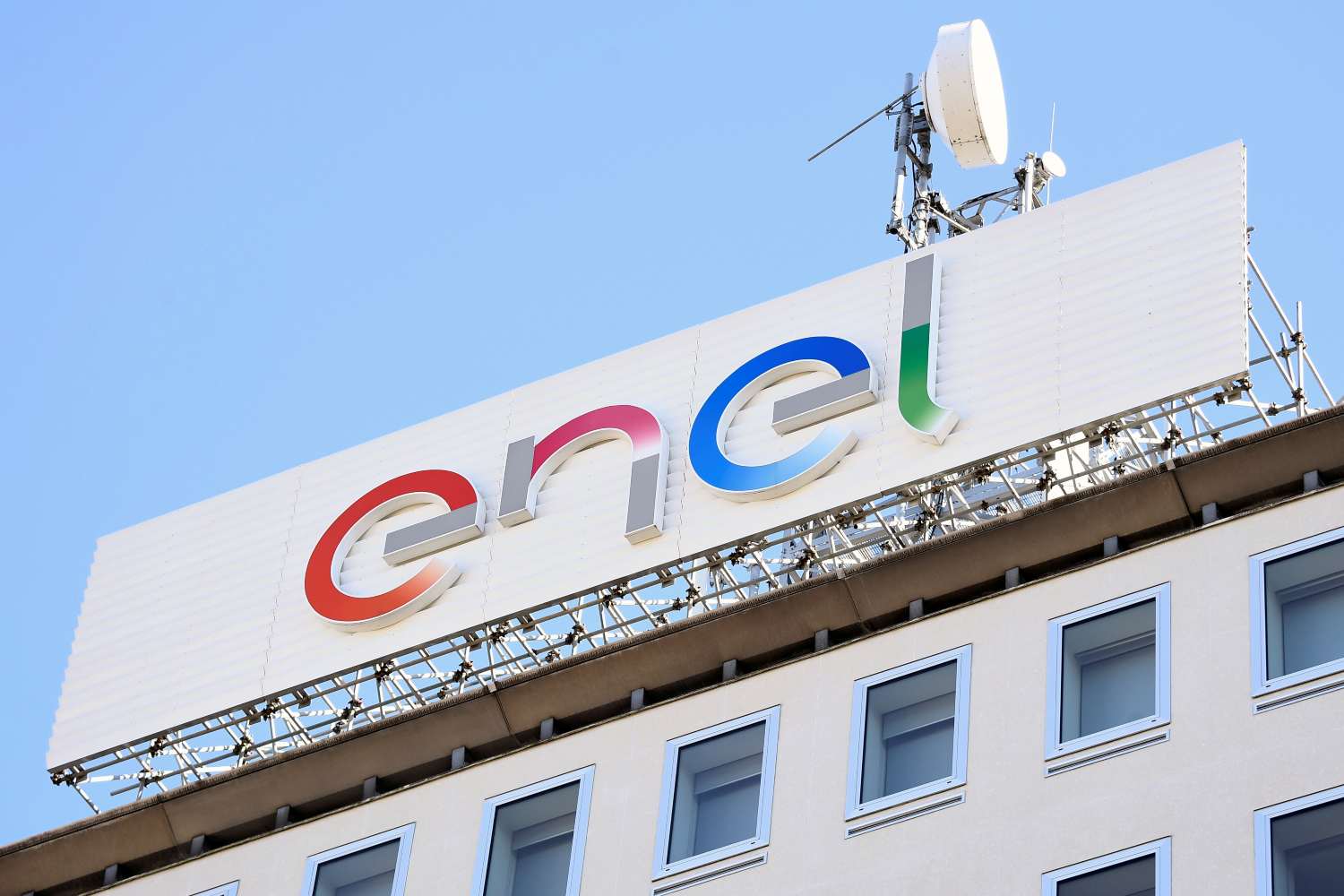 Enel faz pedido à Aneel para renovar concessão no Ceará por mais 30 anos