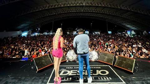 Cantores da banda Seu Desejo passam mal após segurança usar spray de pimenta em show de Carnaval