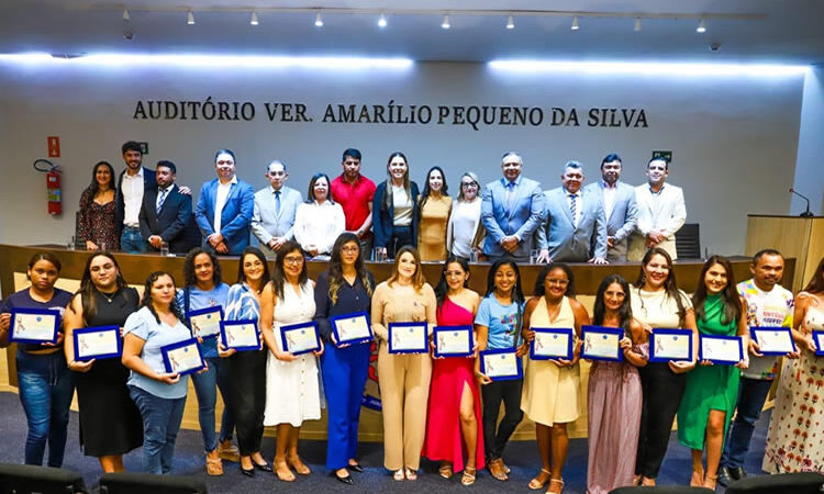 Câmara Municipal de Juazeiro do Norte homenageia mães e pais atípicos com Comenda da Inclusão