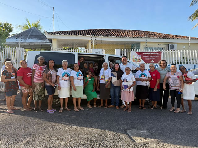 “Carro do Idoso”: iniciativa da vereadora Auricélia Bezerra garante transporte gratuito para terceira idade em Juazeiro do Norte
