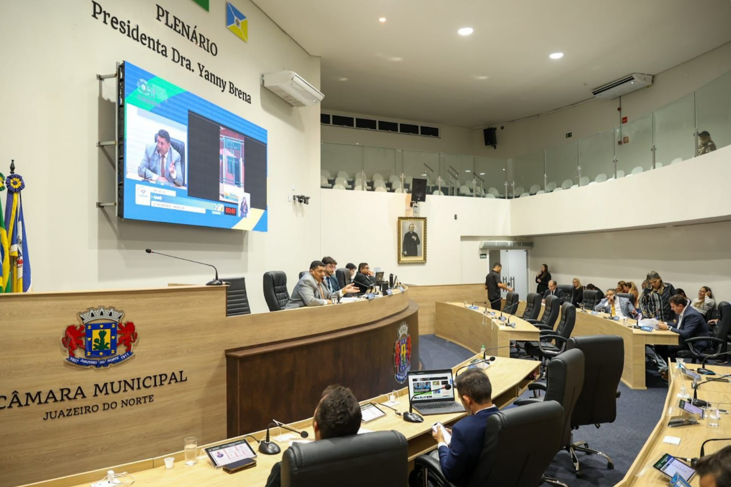 Câmara de Juazeiro do Norte debate violência contra a mulher, saúde animal e aprova reconhecimento ao Instituto Dra. Yanny Brena