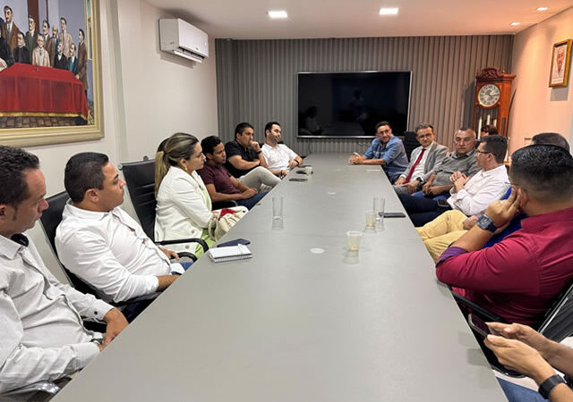 Felipe Vasques se reúne com os presidentes das Câmaras da região do Cariri