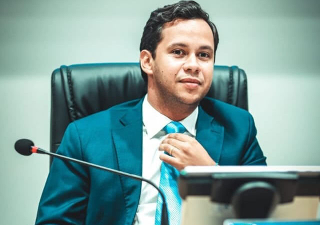 Presidente Felipe Vasques critica aumento unilateral da tarifa de ônibus: ‘Mais de R$ 6,00 é um absurdo contra o povo de Juazeiro do Norte’