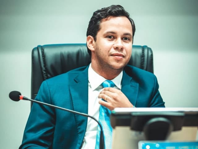 Presidente Felipe Vasques critica aumento unilateral da tarifa de ônibus: ‘Mais de R$ 6,00 é um absurdo contra o povo de Juazeiro do Norte’