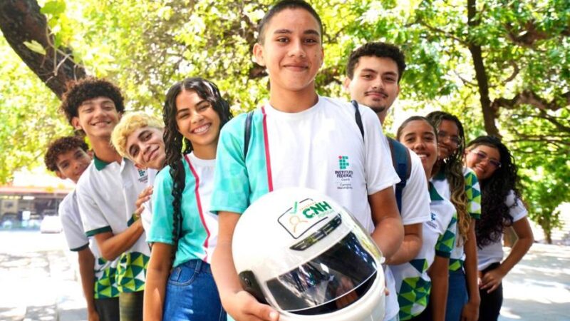 Governo do Ceará amplia CNH Popular e oferta 3 mil vagas para estudantes de graduação e ensino técnico