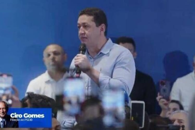 Glêdson Bezerra critica governo estadual durante evento de filiação de Ciro ao PSDB