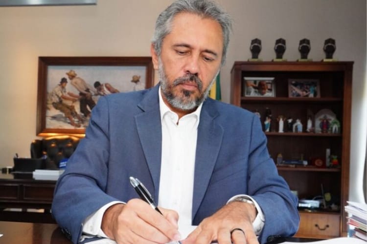 Professores da rede estadual do Ceará têm 200 novas vagas para ampliar carga horária