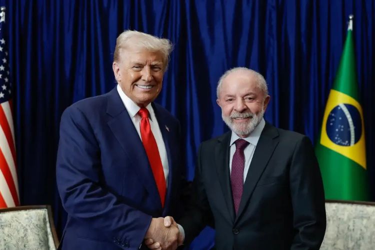 Lula afirma que reunião com Trump foi produtiva e abre diálogo sobre tarifas e sanções comerciais