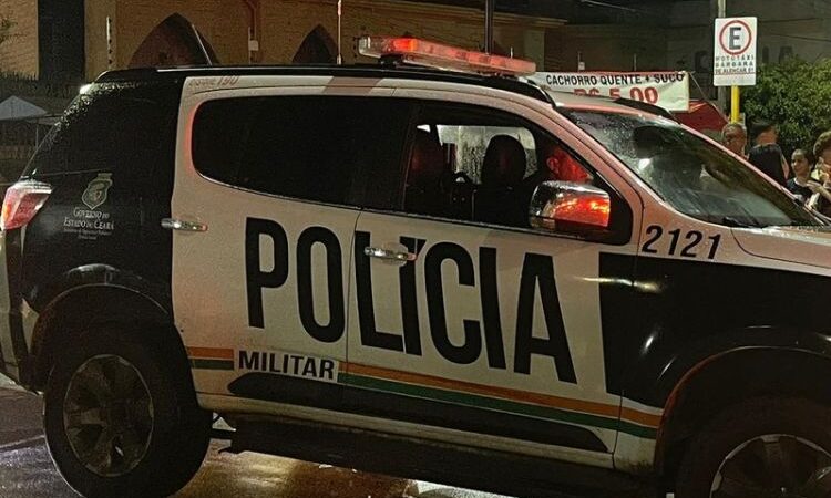 PMCE realiza mais de 230 conduções e apreende 48 armas no fim de semana