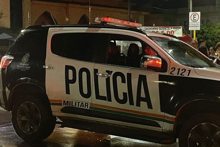 PMCE realiza mais de 230 conduções e apreende 48 armas no fim de semana