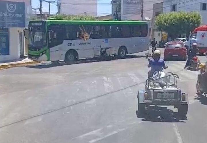 Acidente no cruzamento: ocorrência na Rua São Benidito com Rua São Luiz, bairro São Miguel