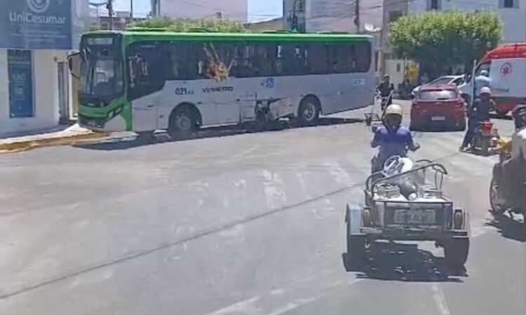 Acidente no cruzamento: ocorrência na Rua São Benidito com Rua São Luiz, bairro São Miguel