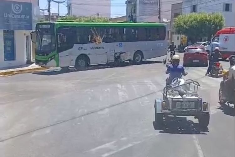 Acidente no cruzamento: ocorrência na Rua São Benidito com Rua São Luiz, bairro São Miguel