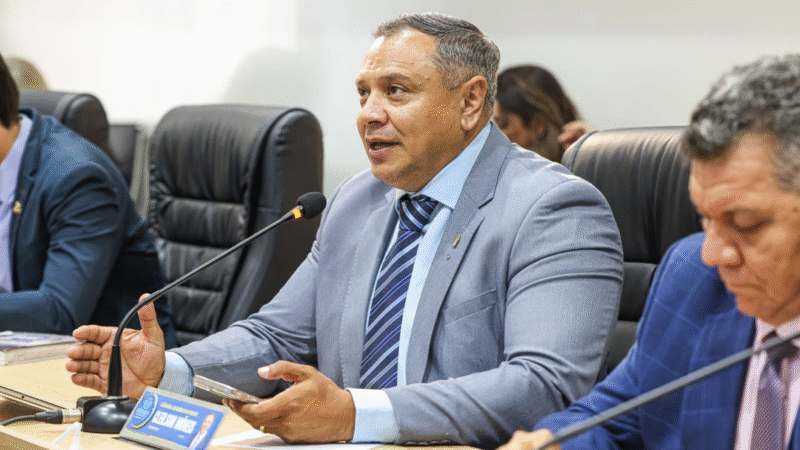 Vereador Cleilson Móveis apresenta novos requerimentos cobrando ações urgentes de infraestrutura em Juazeiro do Norte