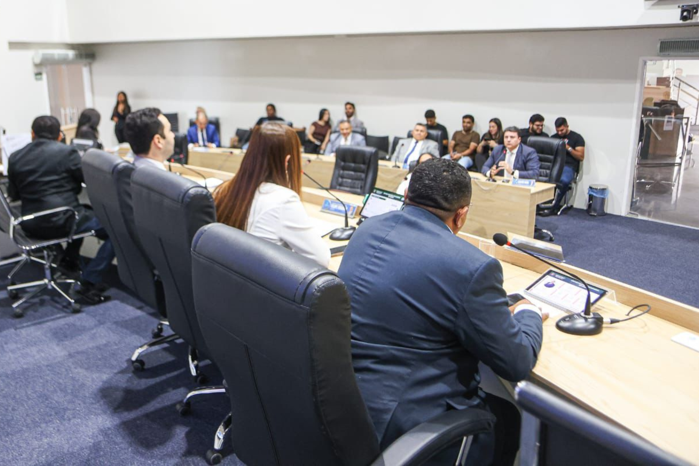 Câmara de Juazeiro do Norte aprova projeto que institui o programa “Abordagem Segura” para capacitar agentes sobre o autismo