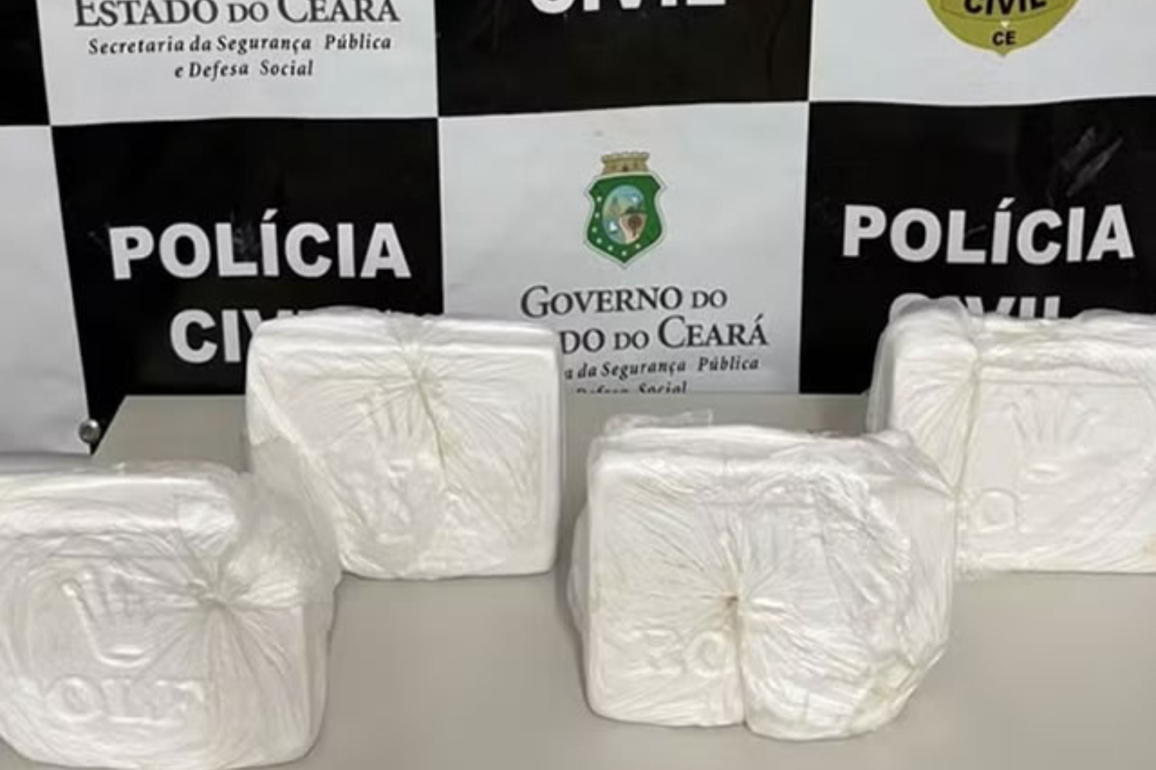 Mulher é presa com 4kg de cocaína enquanto viajava levando o filho de 1 ano no carro, em Nova Olinda