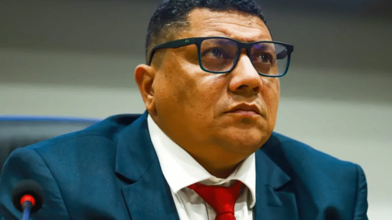 Vereador Badu Cobra reparos urgentes na iluminação pública do bairro Pedrinhas, em Juazeiro do Norte