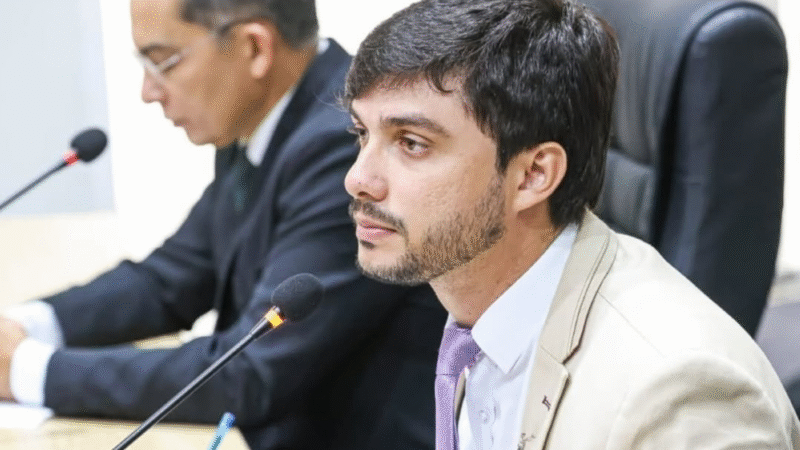 Vereador Vinicius Duarte cobra melhorias de infraestrutura e limpeza urbana em Juazeiro do Norte