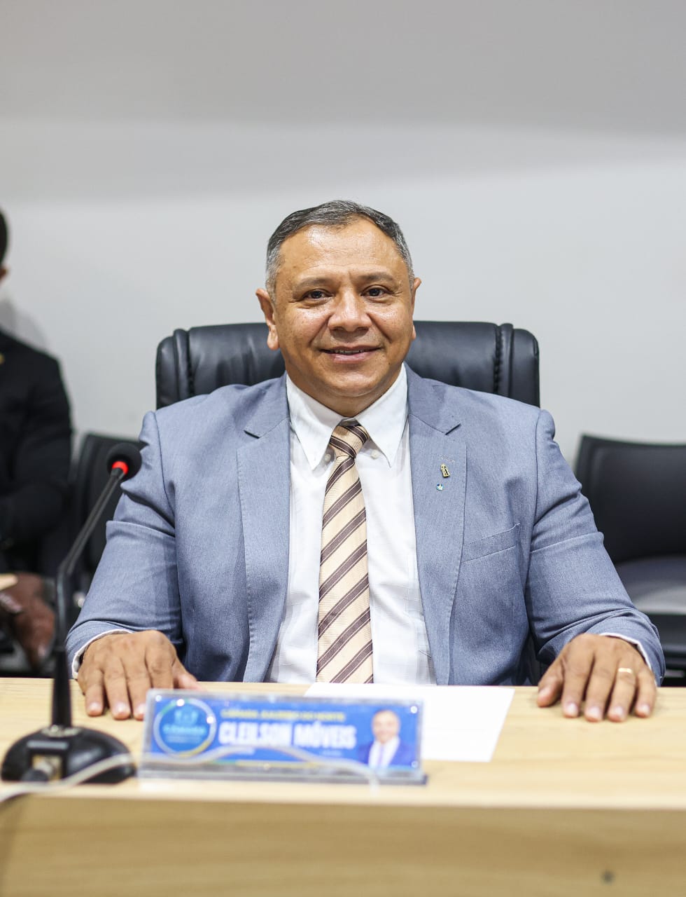 Vereador Cleilson Móveis solicita intervenções da SEINFRA e CAGECE em dois bairros de Juazeiro do Norte