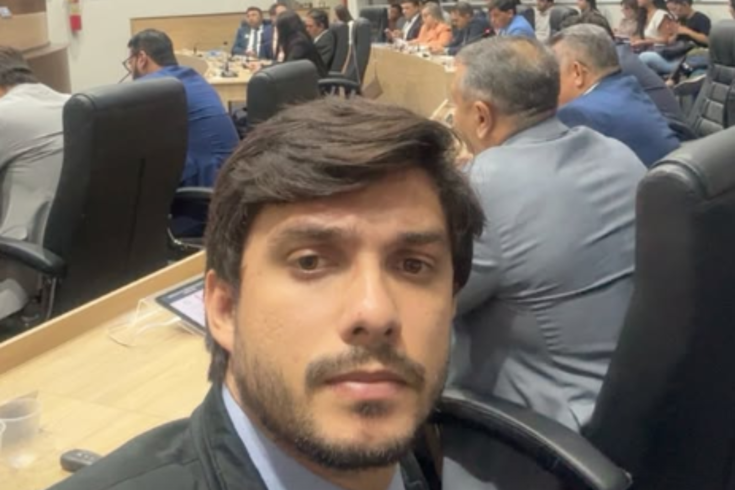 Vereador Vinicius Duarte solicita limpeza e capinação de terrenos em bairros de Juazeiro do Norte