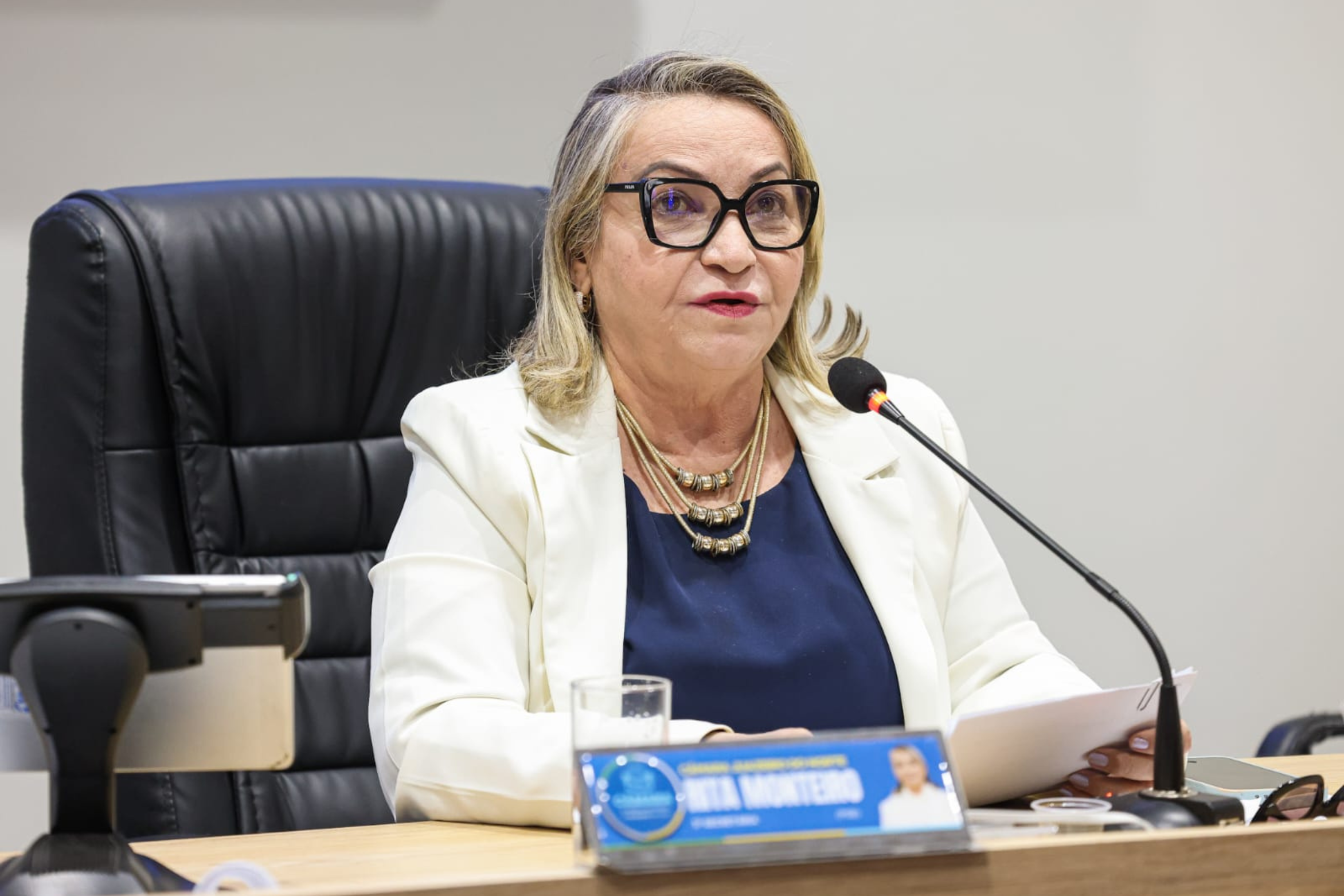 Vereadora Rita Monteiro apresenta requerimentos que cobram ações urgentes para limpeza urbana e segurança viária em Juazeiro do Norte