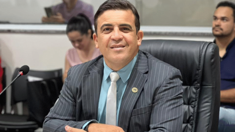 Vereador Alexandre Sobreira cobra conclusão de obra da Cagece em Juazeiro do Norte