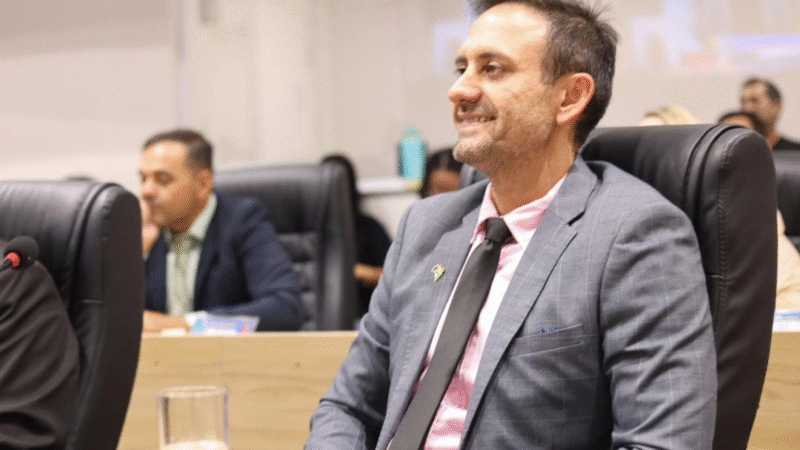 Vereador Boaz do Bolsonaro solicita implantação de faixa elevada em frente a unidade de ensino no bairro Frei Damião