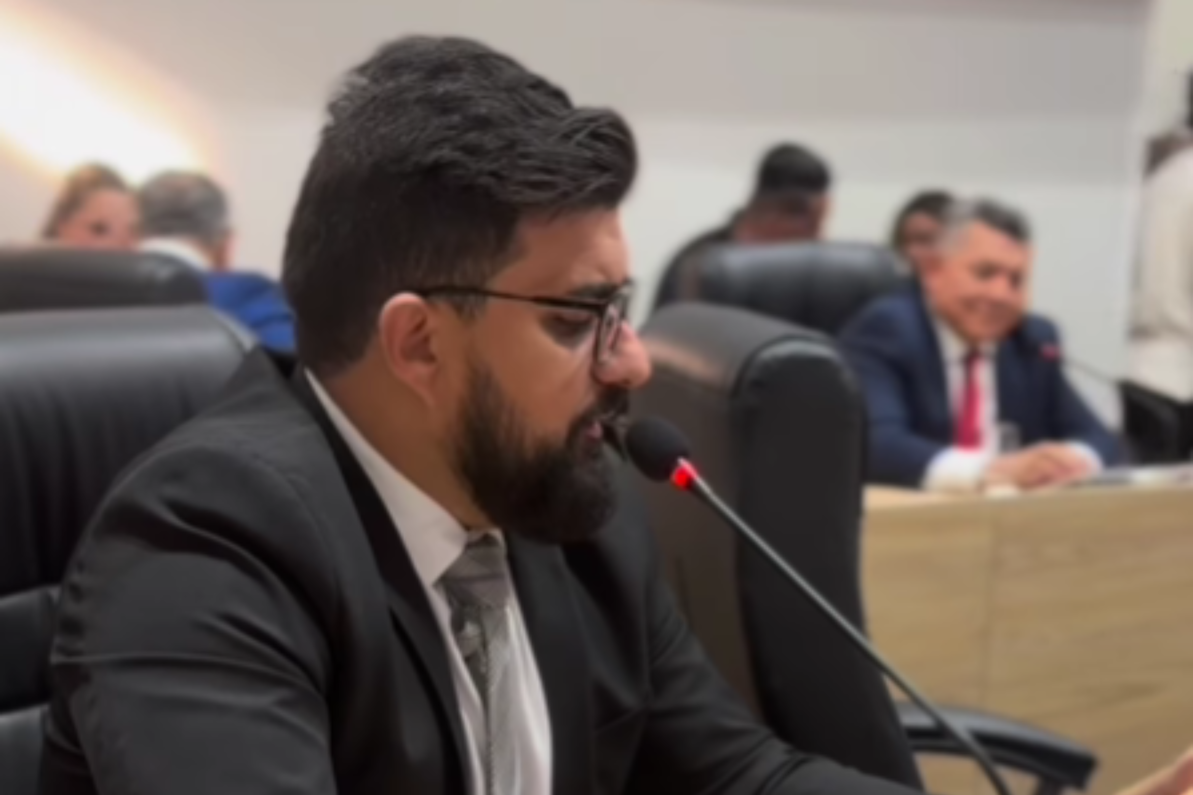 Vereador Lukão apresenta requerimentos por limpeza urbana nos bairros Tiradentes e Jardim Gonzaga