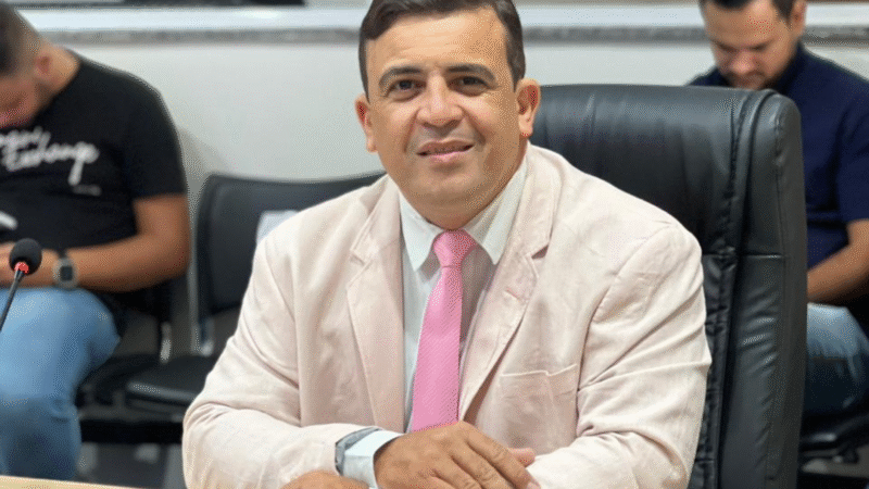 Vereador Alexandre Sobreira cobra regularização de salários de servidores vinculados à empresa IDDS