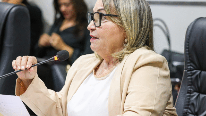 Vereadora Rita Monteiro solicita serviços de limpeza e manutenção no Residencial Tenente Coelho, no bairro Aeroporto