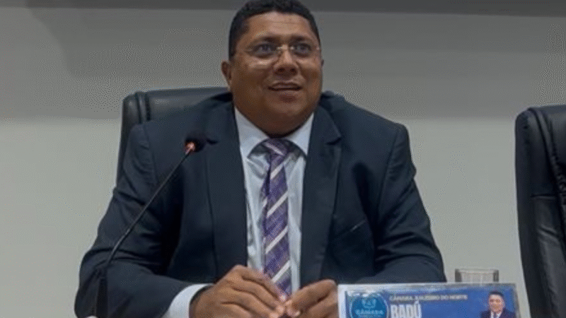 Vereador Badú solicita operação tapa-buracos e limpeza urbana em bairros de Juazeiro do Norte