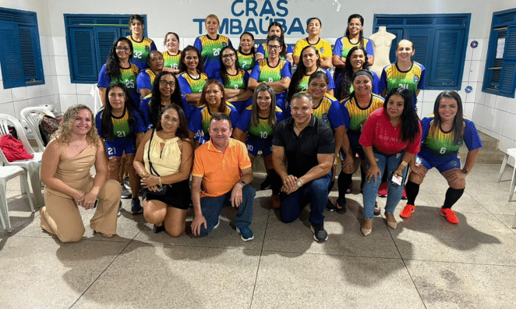 Vereador Cleilson Móveis prestigia treino do time feminino Vida Ativa e reforça apoio ao esporte