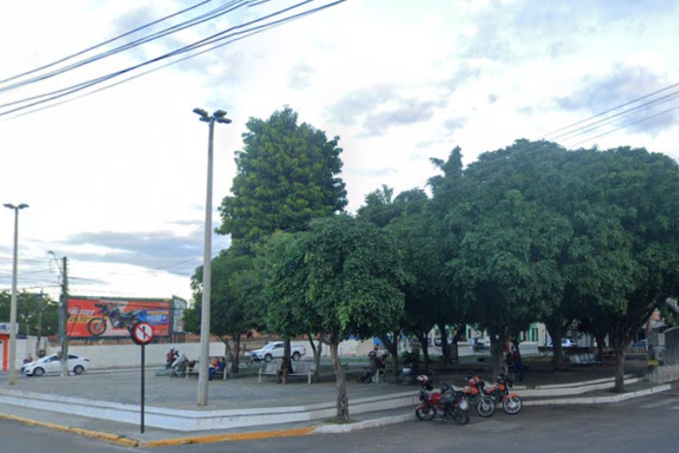 Vereador Márcio Jóias cobra ação integrada contra degradação e tráfico na Praça da Rodoviária de Juazeiro do Norte