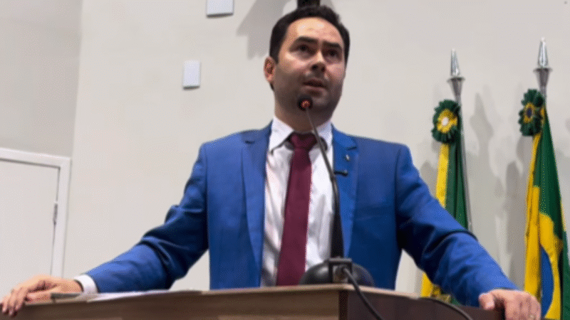 Vereador Barbosa Neto solicita operação tapa-buracos urgente na Rua Jovelina Alencar Gonçalves, no Frei Damião