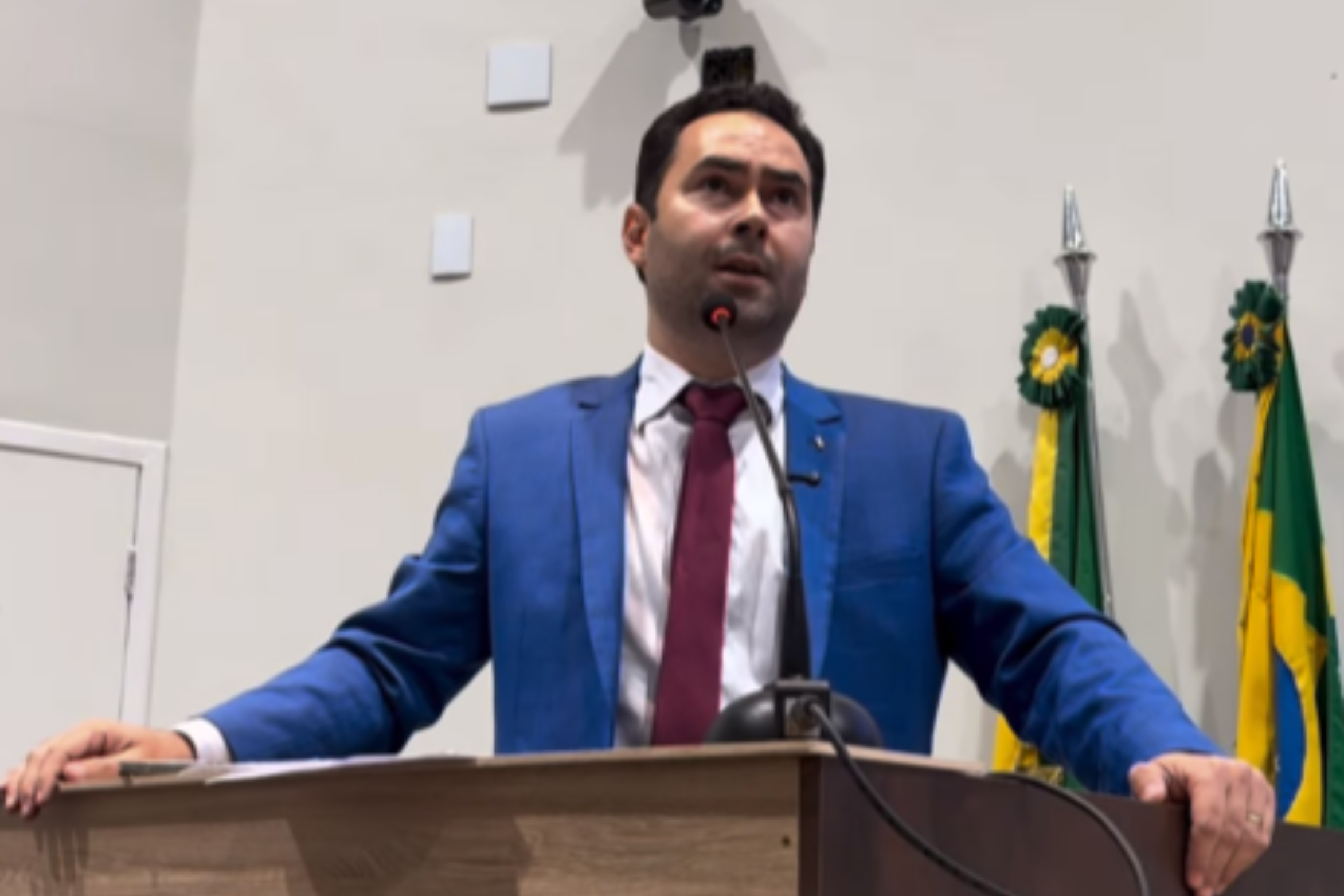 Vereador Barbosa Neto solicita operação tapa-buracos urgente na Rua Jovelina Alencar Gonçalves, no Frei Damião