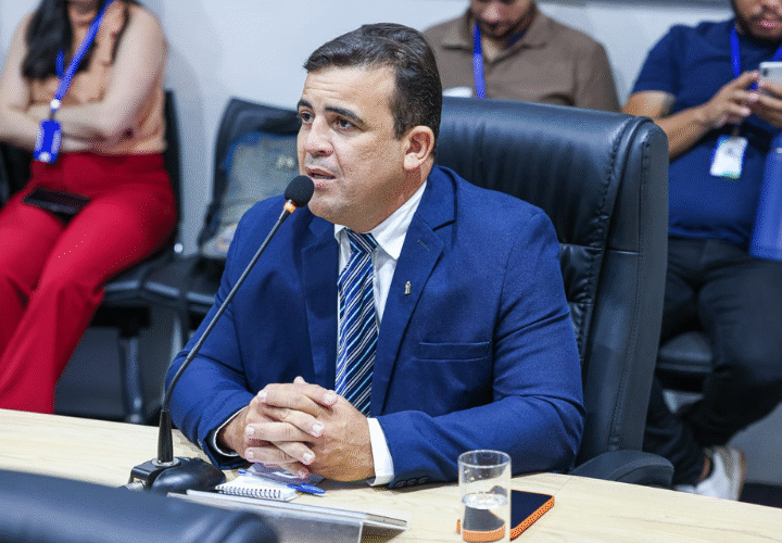 Vereador Alexandre Sobreira solicita implantação de iluminação pública no bairro Aeroporto