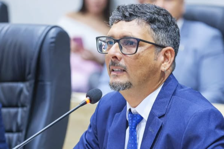 Vereador Damião do Skate apresenta requerimentos por melhorias no trânsito e infraestrutura em Juazeiro do Norte