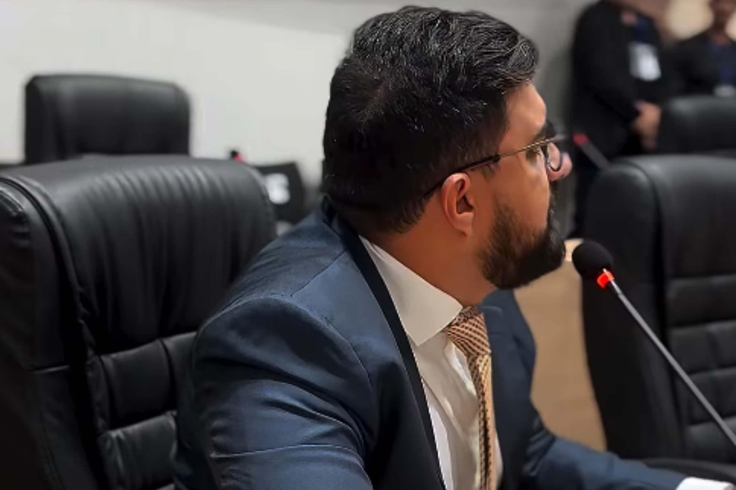 Vereador Lukão cobra iluminação e recuperação de ruas em Juazeiro durante sessão legislativa