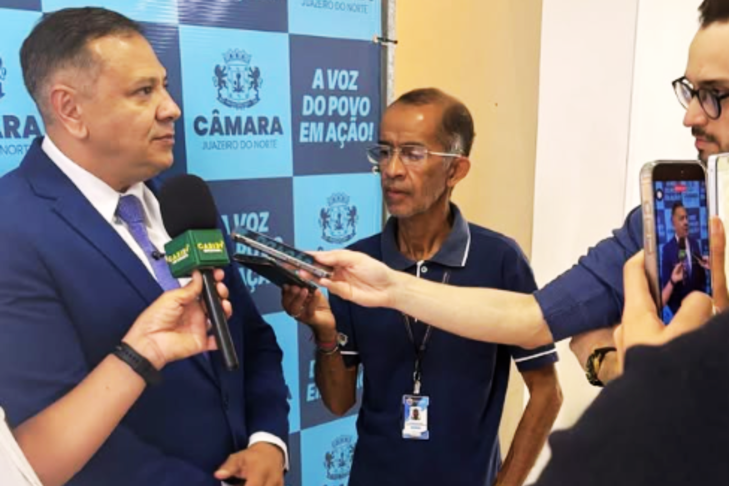 Vereador Cleilson Móveis cobra requalificação asfáltica e melhorias no saneamento durante sessão em Juazeiro