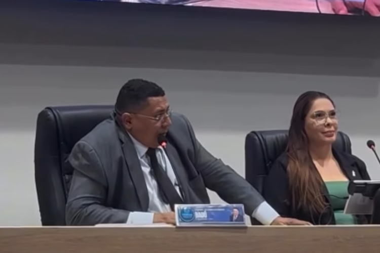 Vereador Badú cobra tapa-buracos urgente e alerta para buracos com água suja em bairros de Juazeiro