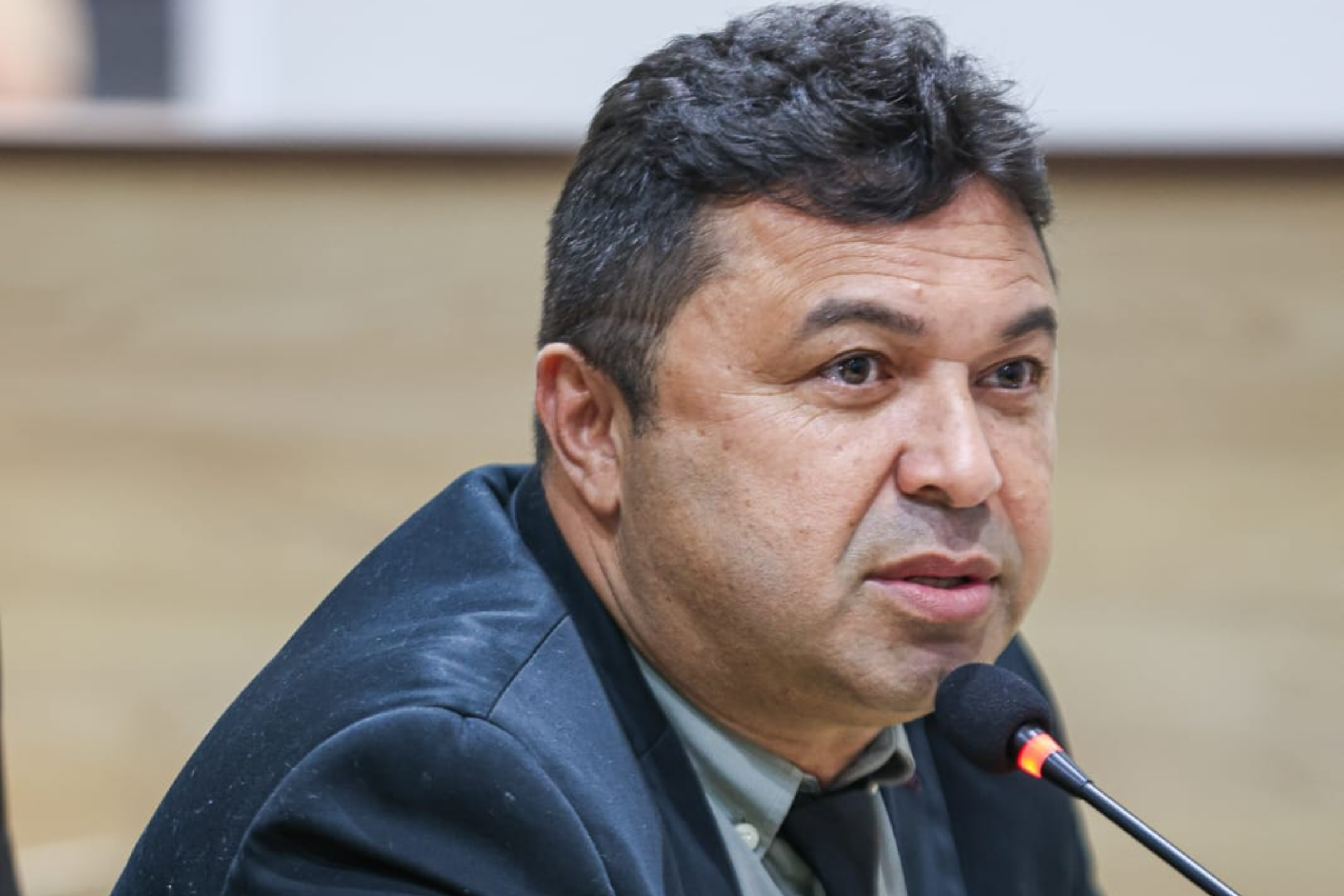 Perigo no Trânsito: Vereador Bilinha cobra operação tapa-buracos após acidente com motociclista