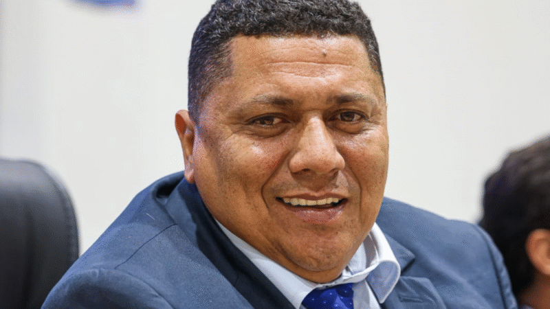 Vereador Badú apresenta projetos e solicita melhorias em infraestrutura e serviços urbanos em Juazeiro do Norte