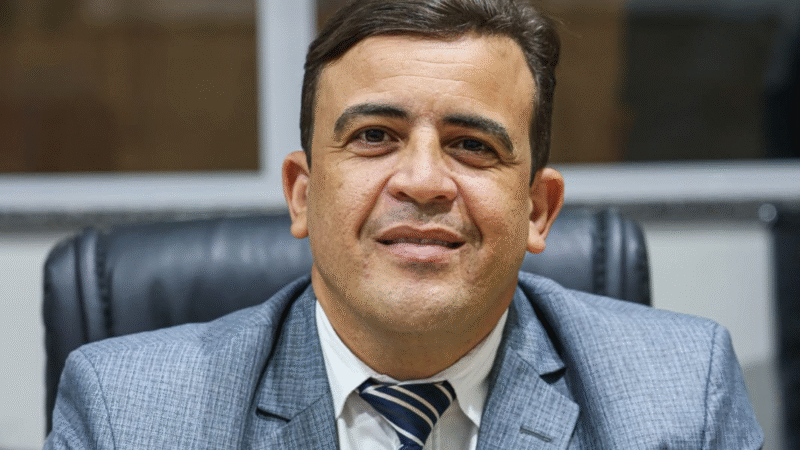 Vereador Alexandre Sobreira solicita melhorias urgentes em infraestrutura e limpeza urbana em Juazeiro do Norte