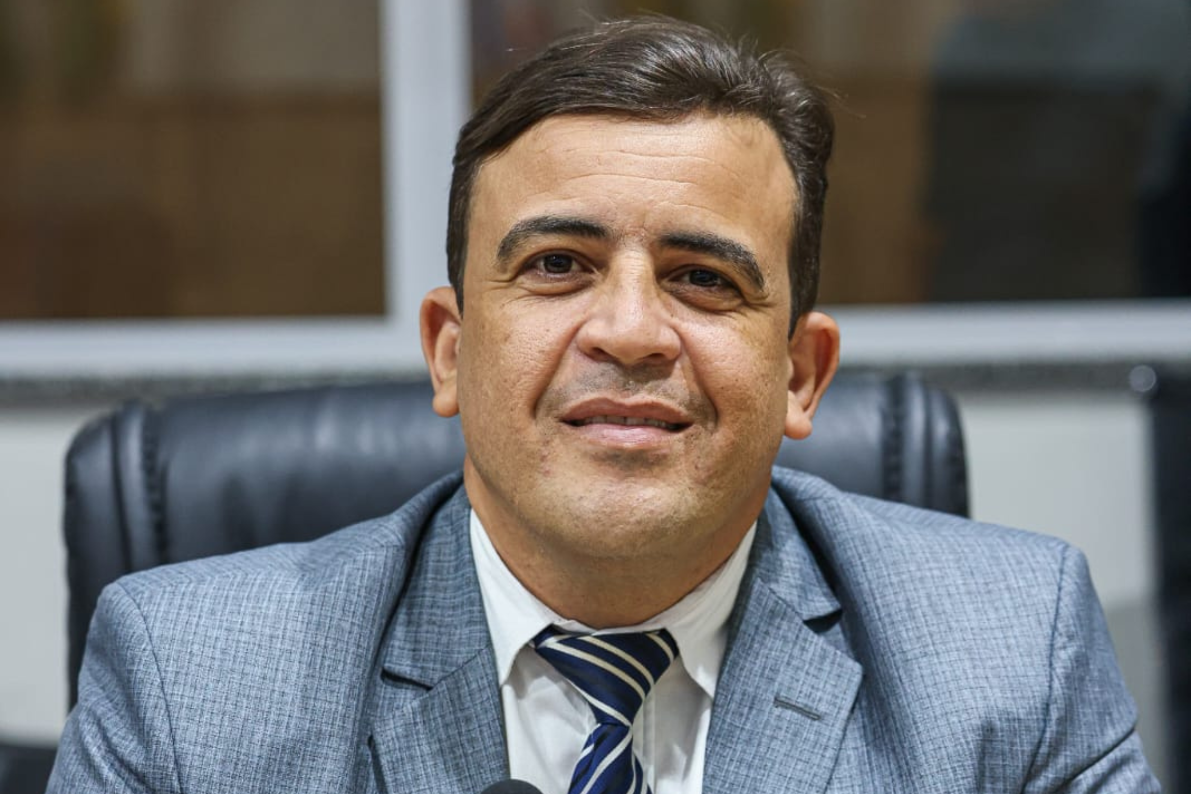 Vereador Alexandre Sobreira solicita melhorias urgentes em infraestrutura e limpeza urbana em Juazeiro do Norte