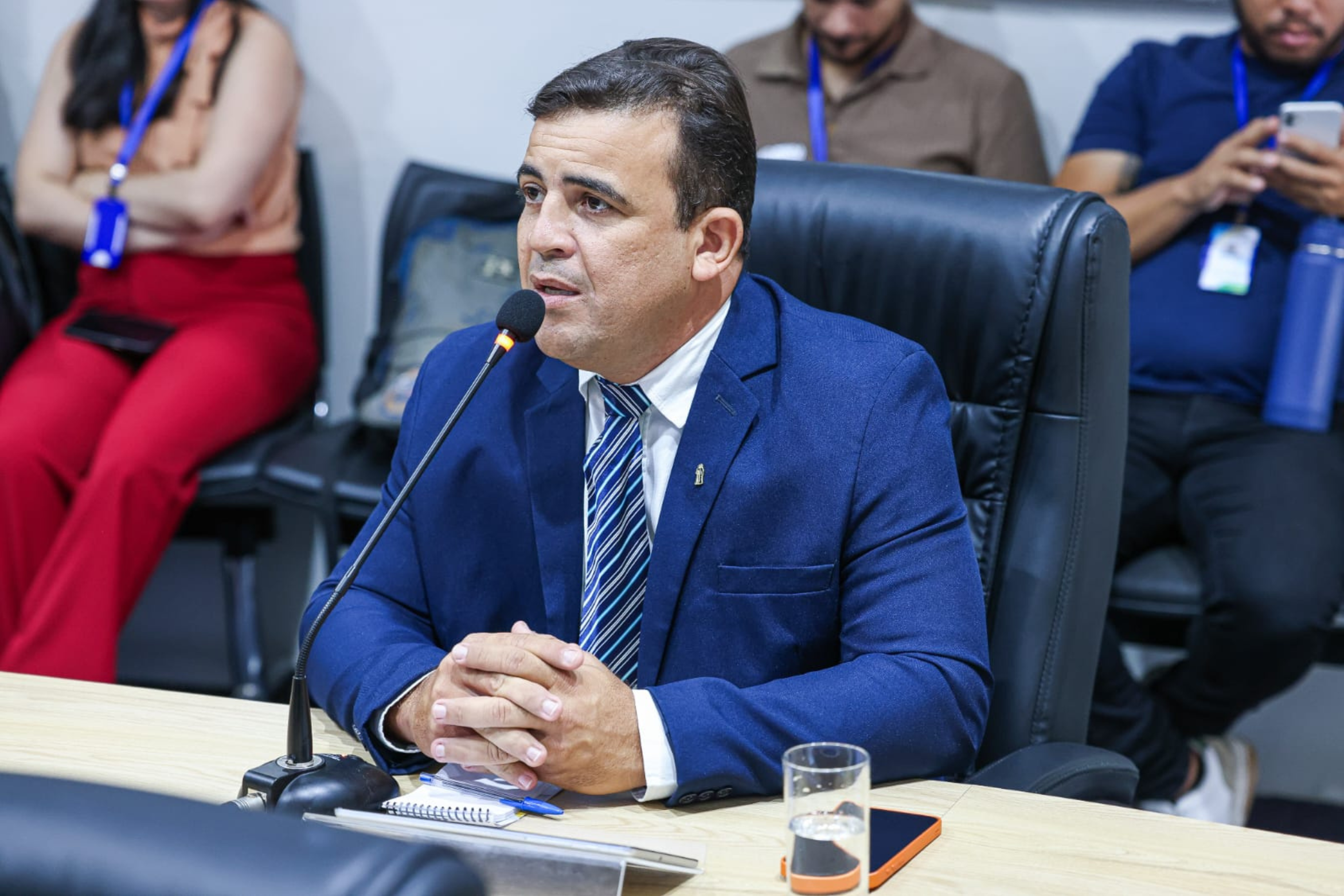 Vereador Alexandre Sobreira solicita capinação e reparos no calçamento da Rua Tabelião Luís Teófilo Machado, na Lagoa Seca