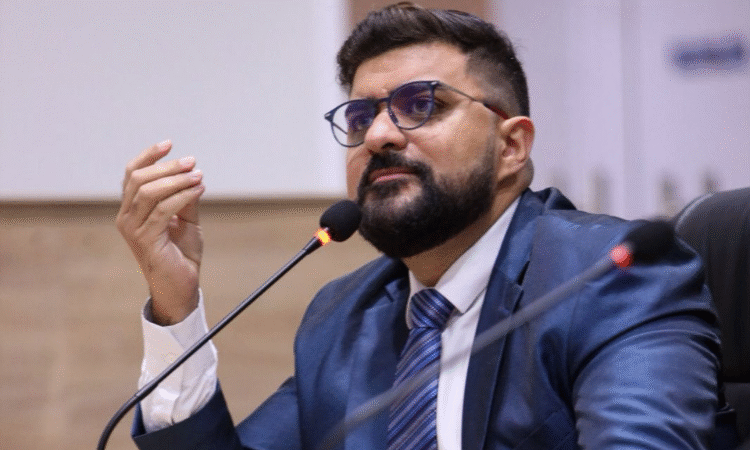 Vereador Lukão solicita limpeza urbana e melhorias de infraestrutura em bairros de Juazeiro do Norte