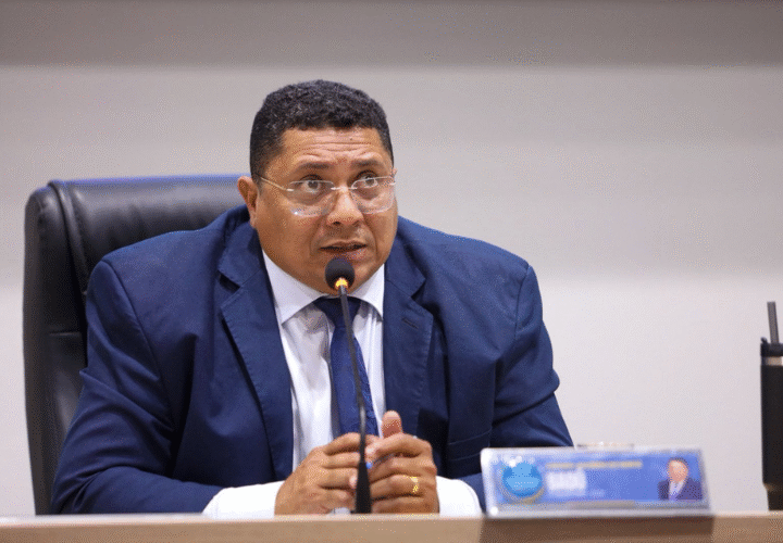 Vereador Badú solicita tapa-buracos e poda de árvores em bairros de Juazeiro do Norte